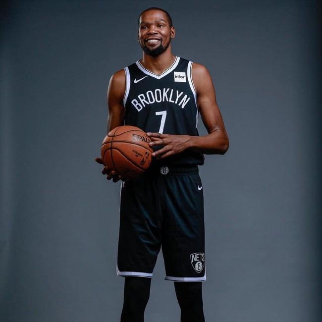 伯恩茅斯仍 伯恩茅斯仍