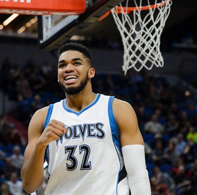 伯恩茅斯仍 伯恩茅斯仍